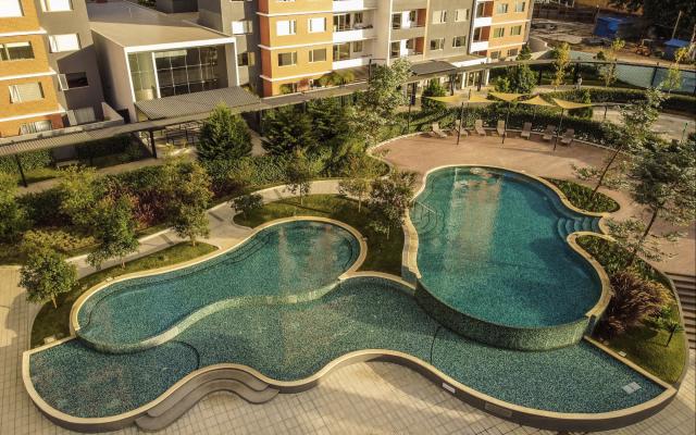 Commercial Swimming Pools