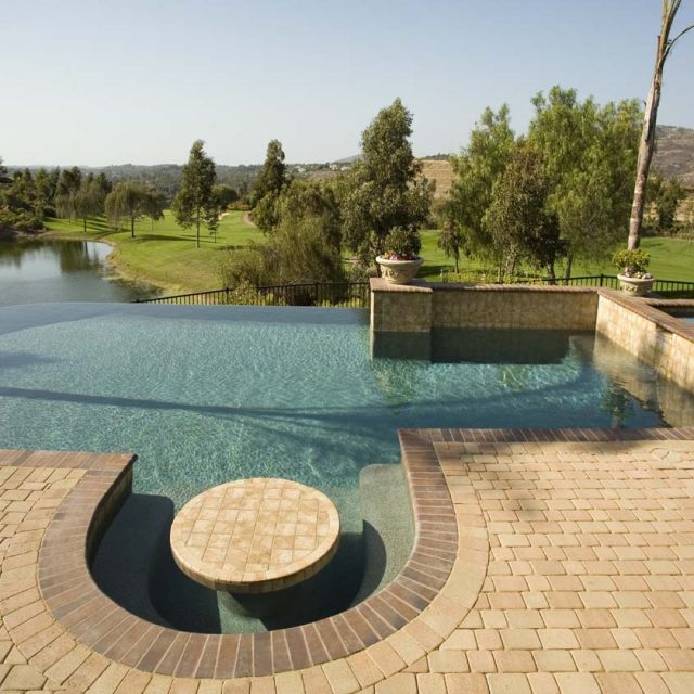 negative-edge-pool-spa-with-dining-area