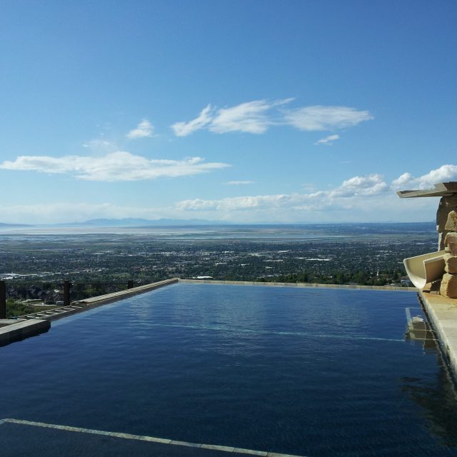 Infinity swimming pool - Precision Pools and Spas - Master Pools Guild