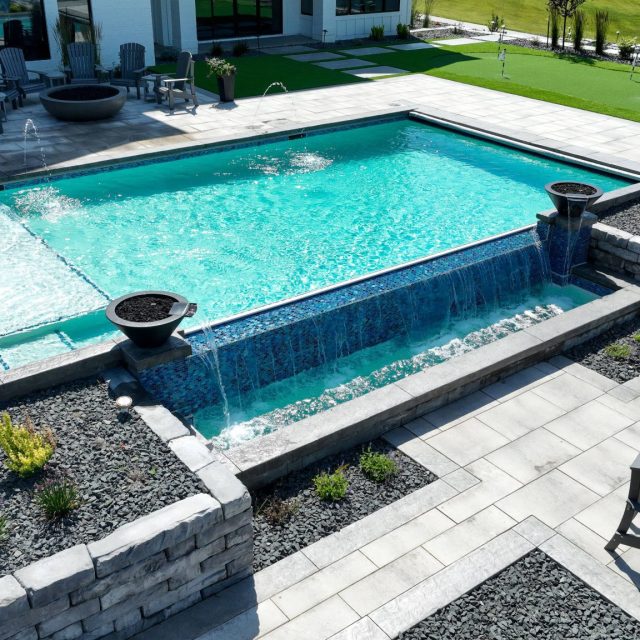 Hawkings pool with water features, Iowa - Pool Tech